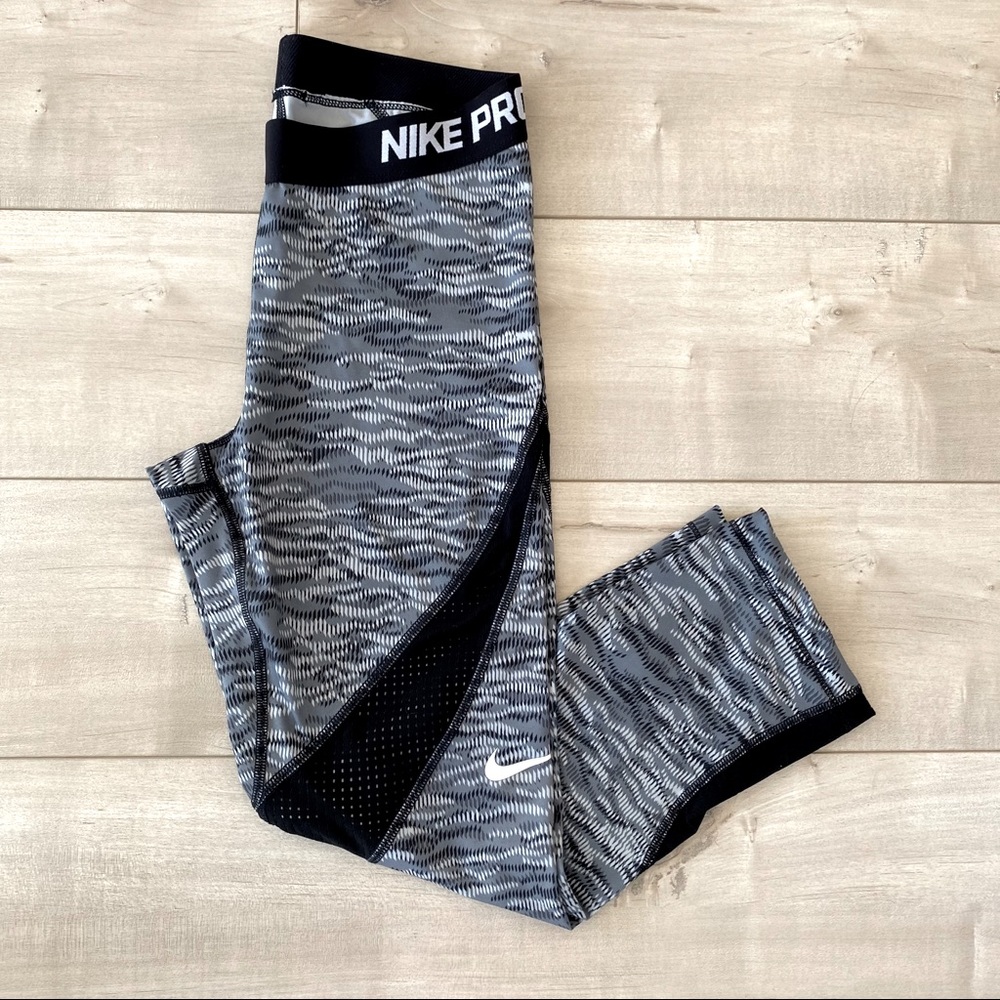 Nike Pro cropped leggings